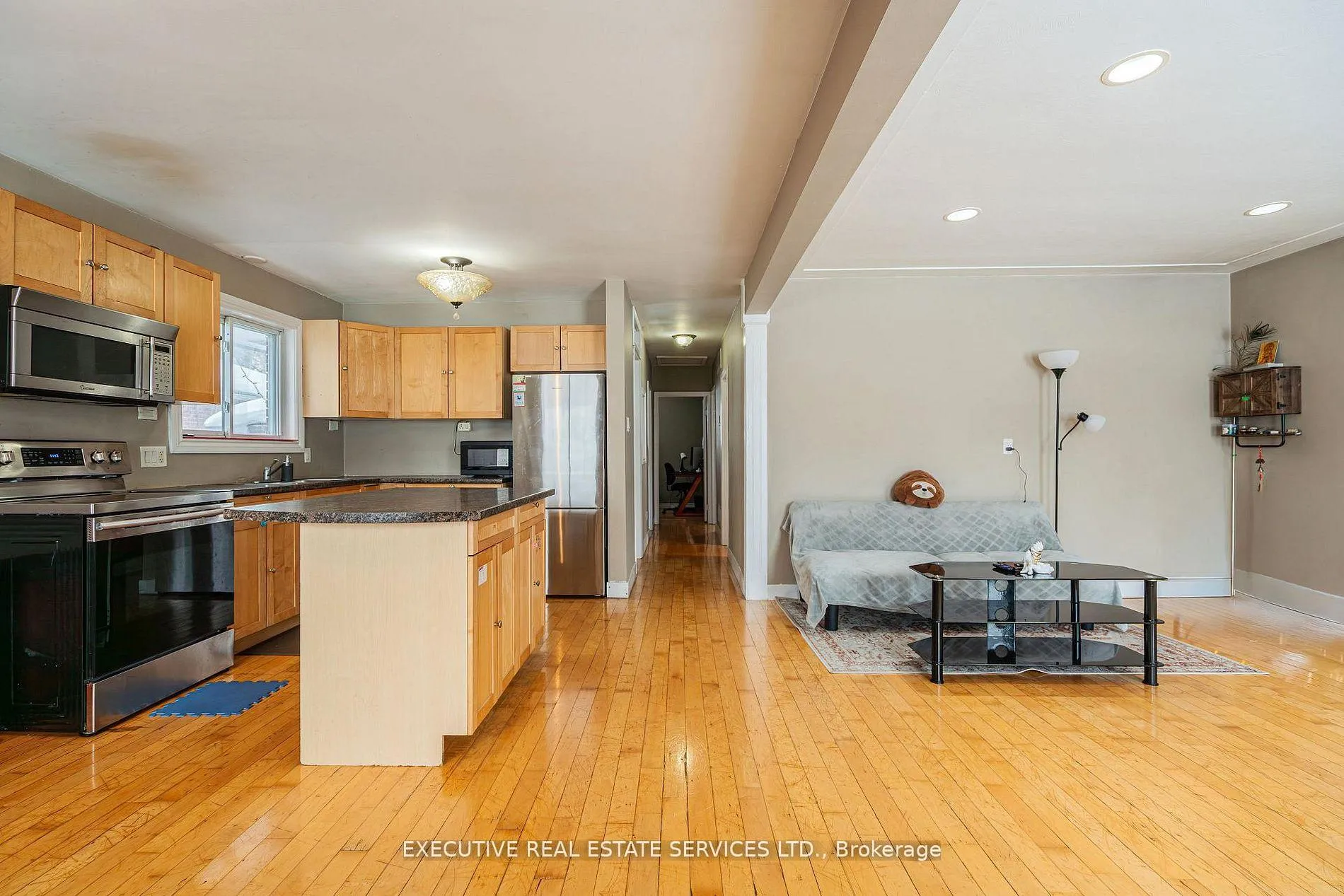 Photo 5 of 268 Ross Avenue, Kitchener, Stanley Park — HOMEH