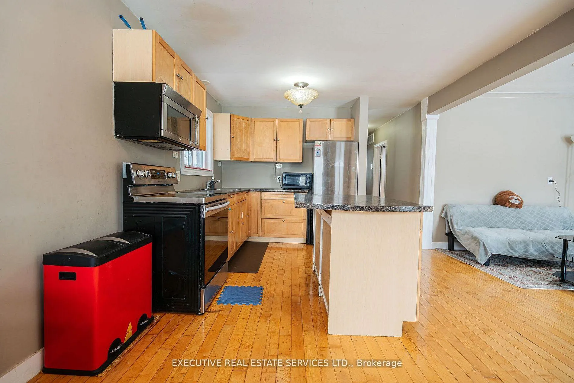 Photo 8 of 268 Ross Avenue, Kitchener, Stanley Park — HOMEH