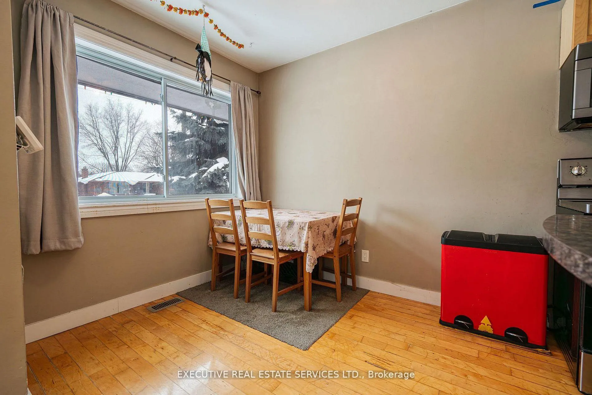 Photo 12 of 268 Ross Avenue, Kitchener, Stanley Park — HOMEH