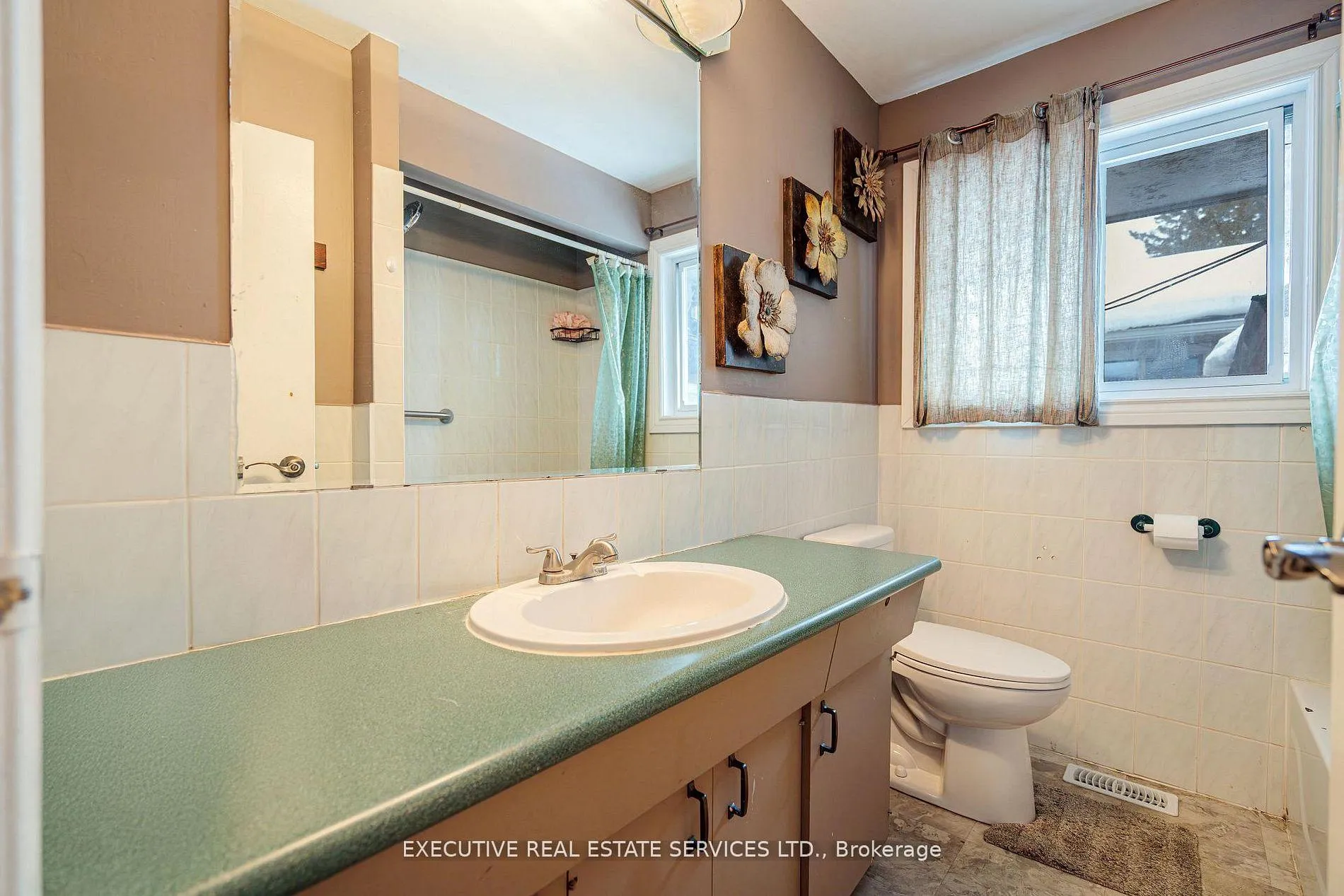 Photo 13 of 268 Ross Avenue, Kitchener, Stanley Park — HOMEH