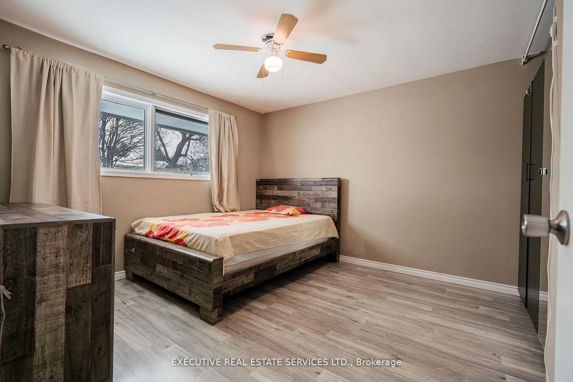 Photo 23 of 268 Ross Avenue, Kitchener, Stanley Park — HOMEH