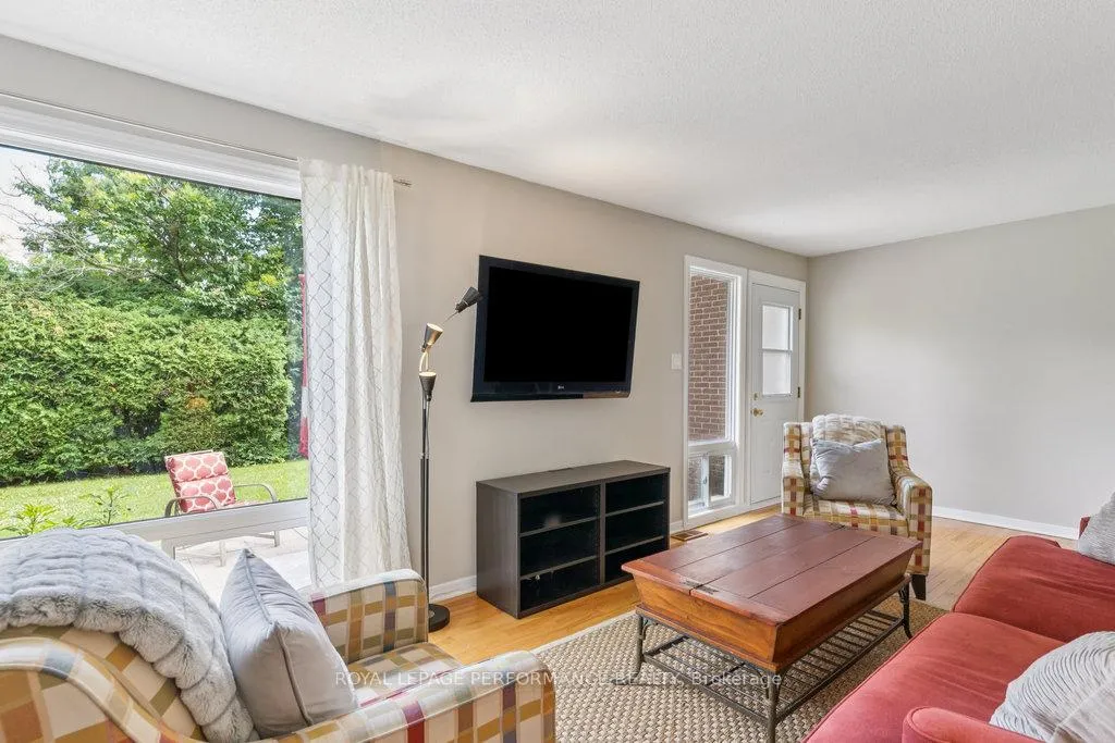 Photo 10 of Unit 74, 4634 Cosmic Place, Ottawa, Pineview — HOMEH