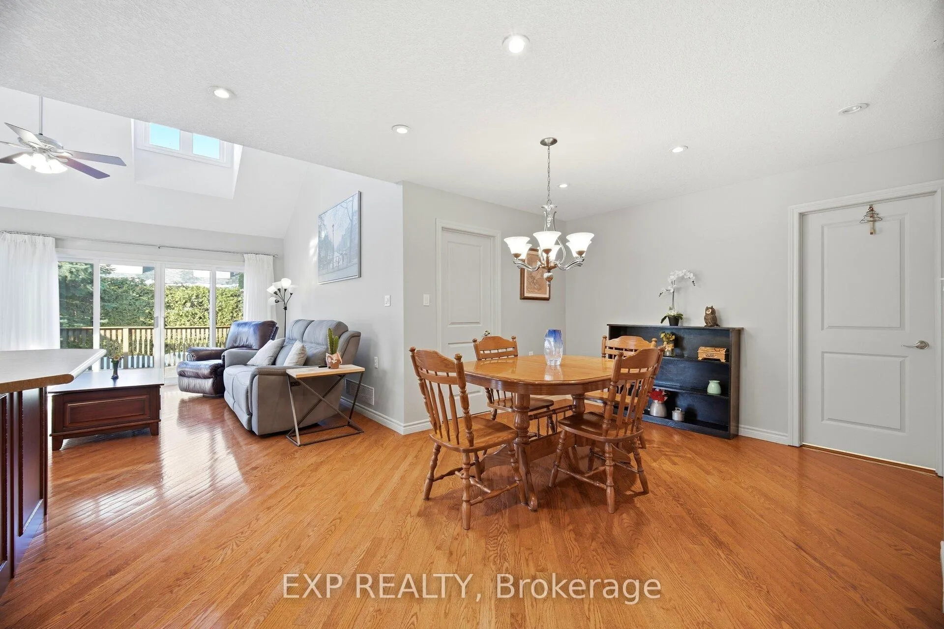 Photo 5 of Unit 1G, 350 Doon Valley Drive, Kitchener — HOMEH