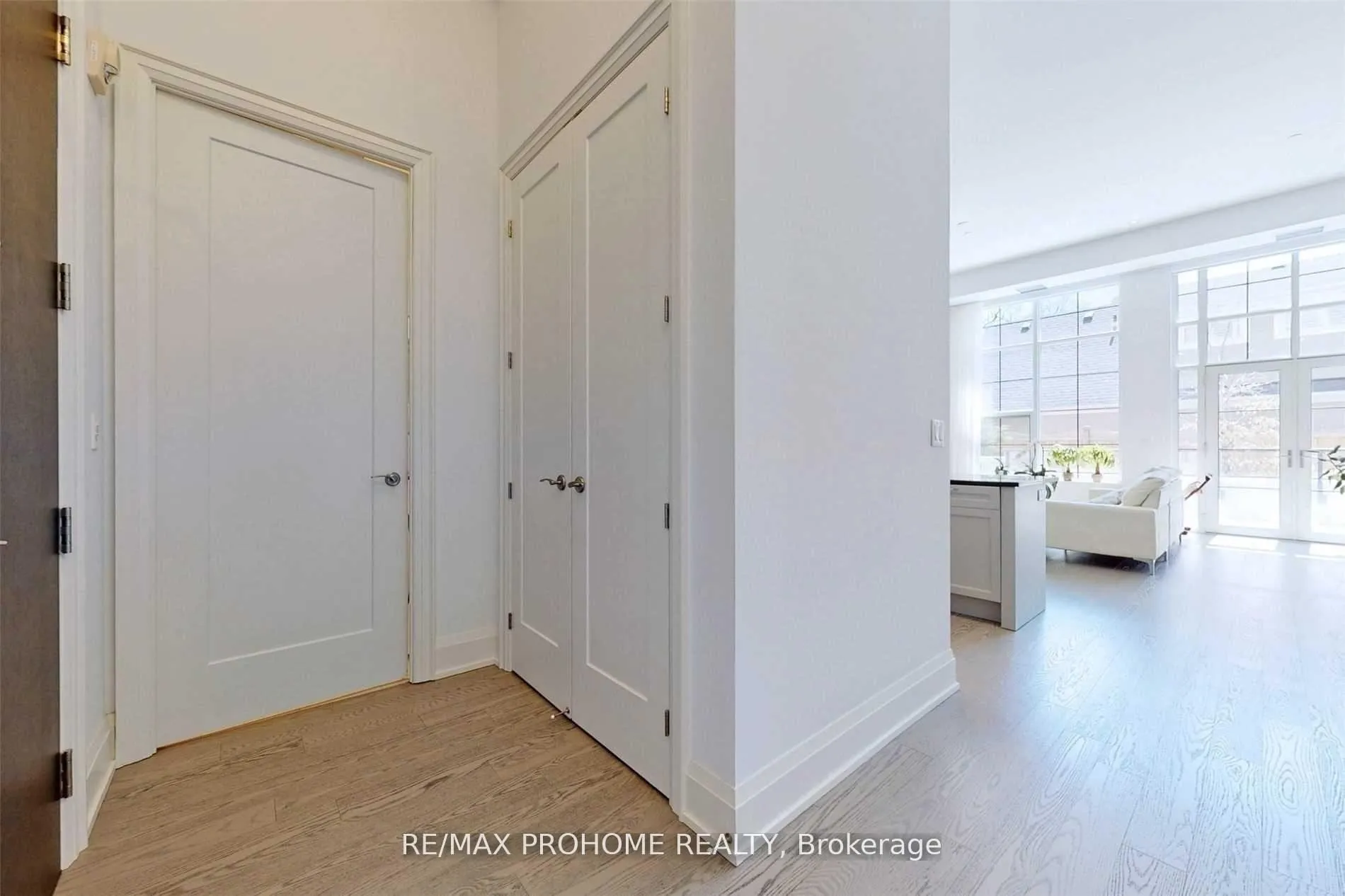 Photo 3 of Unit 108, 20 Fred Varley Drive, Markham, Unionville — HOMEH