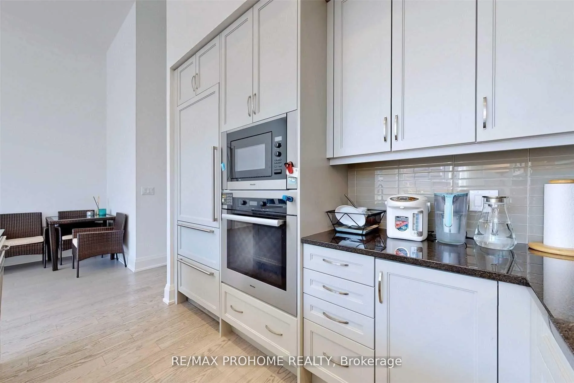 Photo 5 of Unit 108, 20 Fred Varley Drive, Markham, Unionville — HOMEH