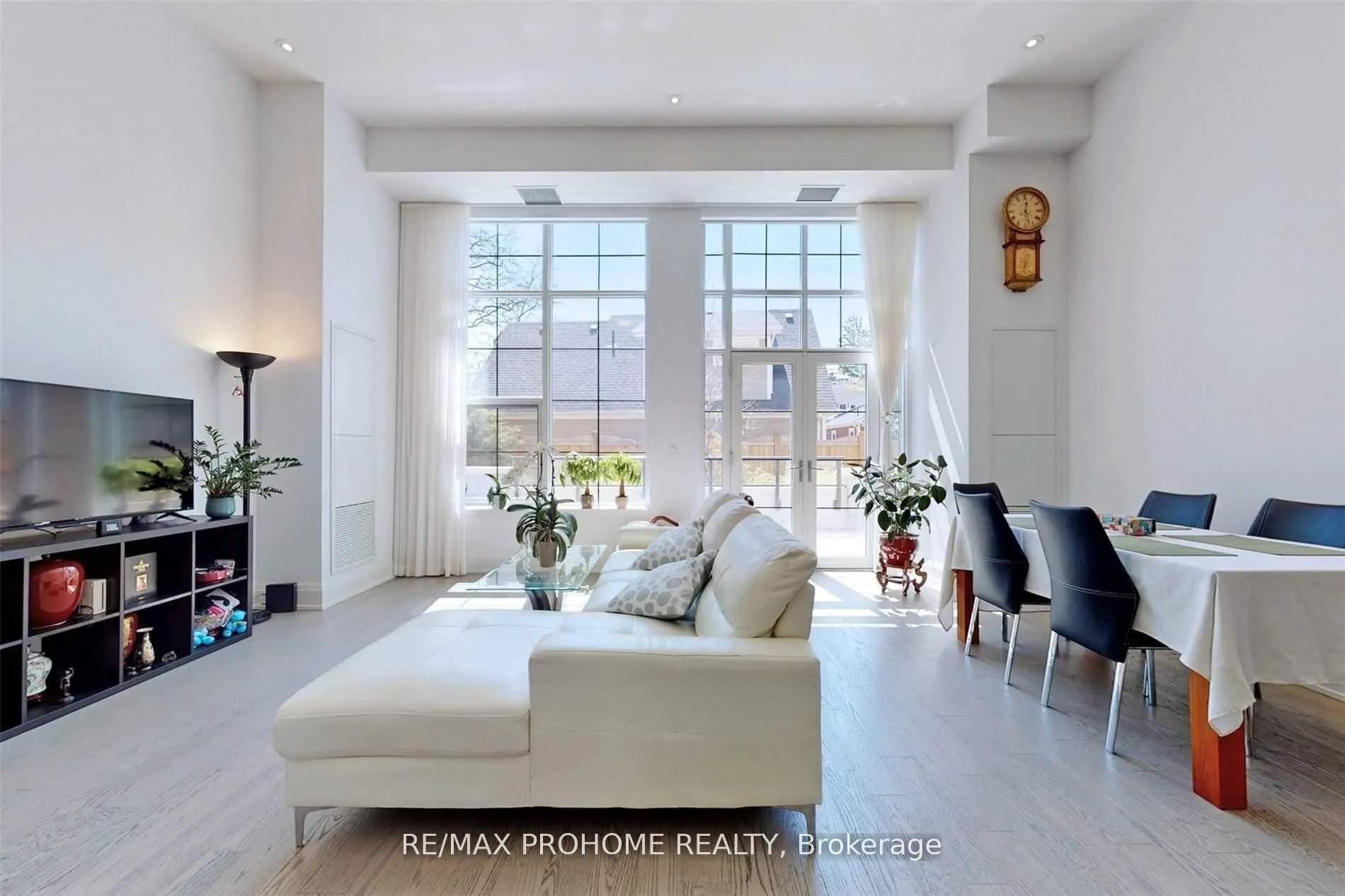 Photo 9 of Unit 108, 20 Fred Varley Drive, Markham, Unionville — HOMEH