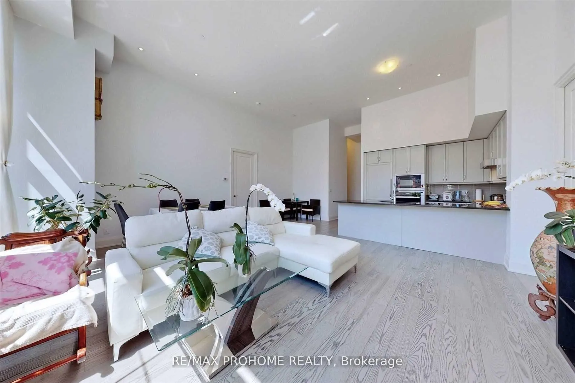 Photo 11 of Unit 108, 20 Fred Varley Drive, Markham, Unionville — HOMEH