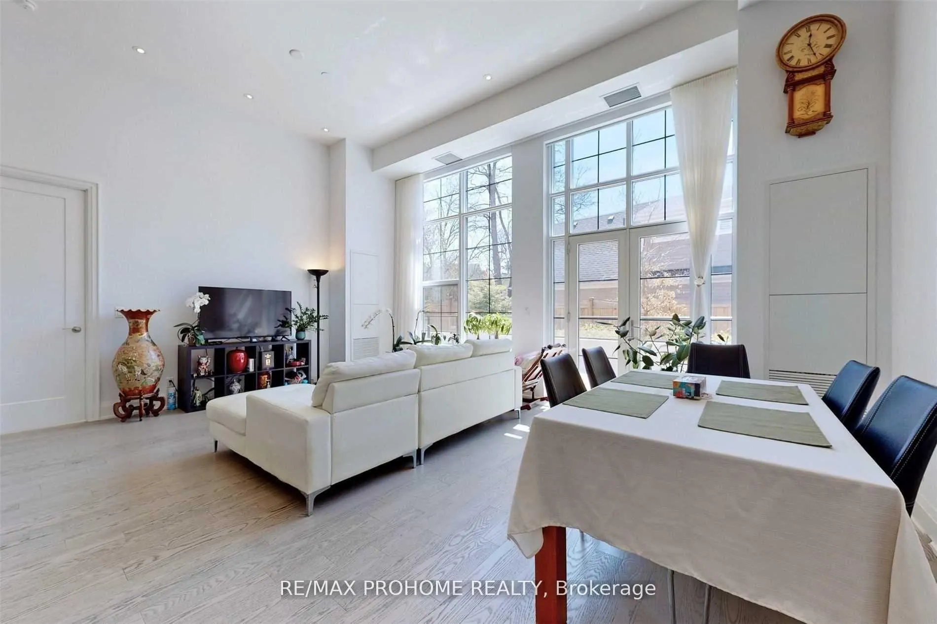 Photo 12 of Unit 108, 20 Fred Varley Drive, Markham, Unionville — HOMEH