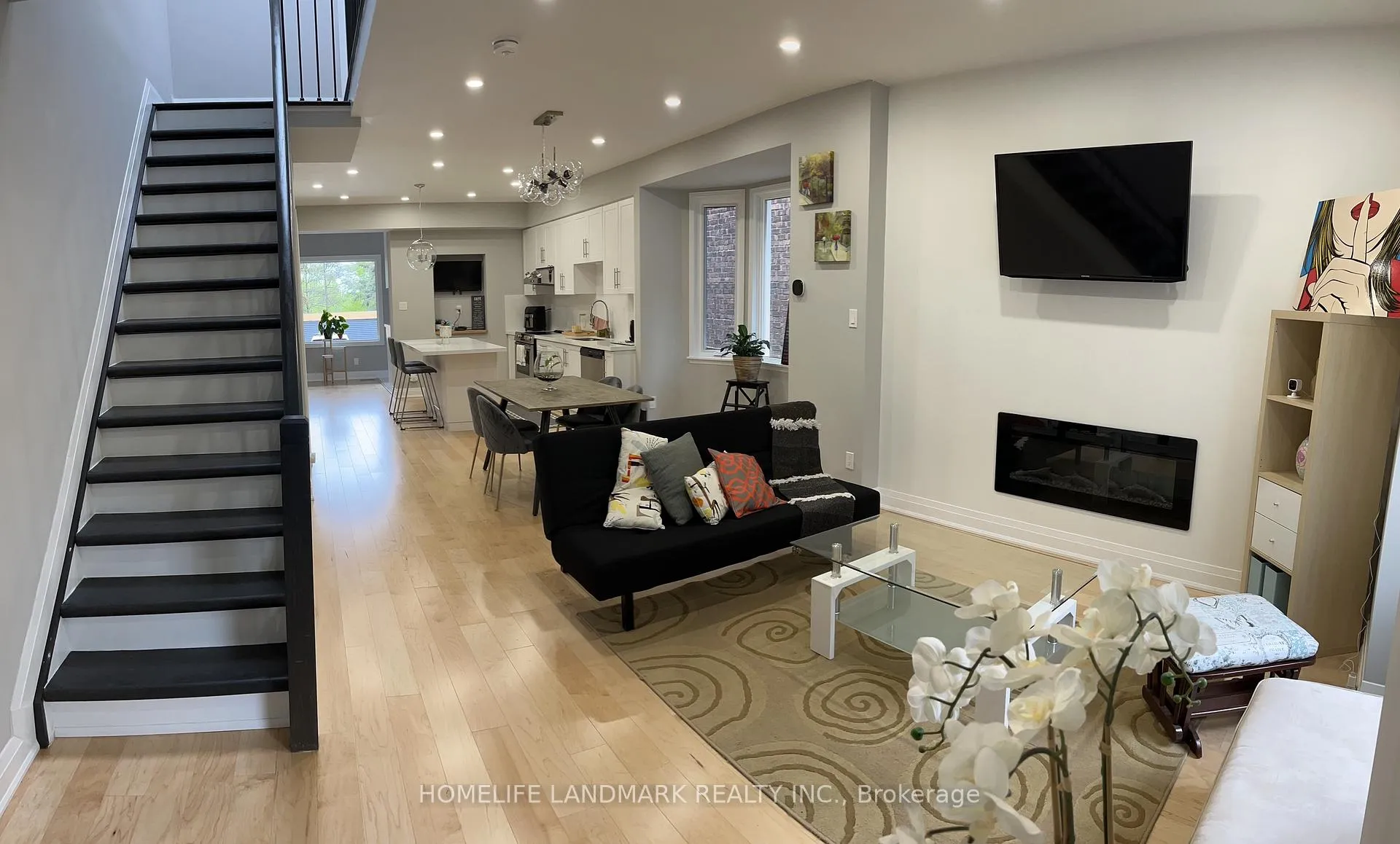 Photo 4 of 1253 Gerrard Street E, Toronto, South Riverdale — HOMEH