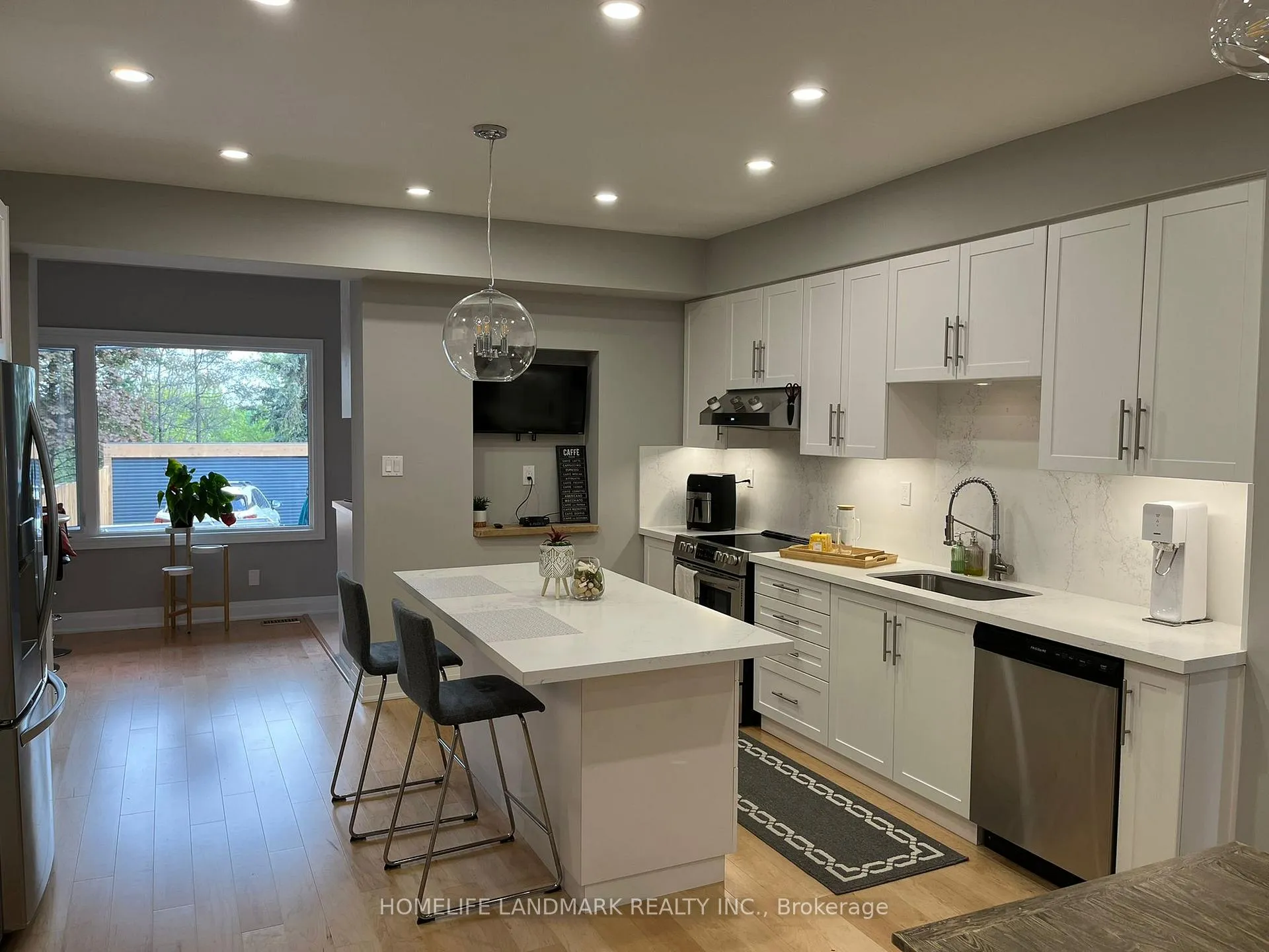 Photo 10 of 1253 Gerrard Street E, Toronto, South Riverdale — HOMEH
