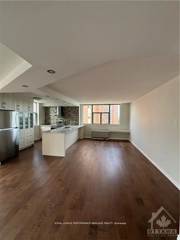 Photo 4 of Unit 1010, 2760 Carousel Crescent, Ottawa, Emerald Woods/Sawmill Creek — HOMEH