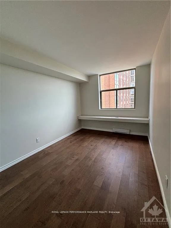 Photo 8 of Unit 1010, 2760 Carousel Crescent, Ottawa, Emerald Woods/Sawmill Creek — HOMEH