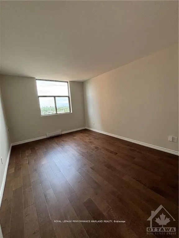 Photo 9 of Unit 1010, 2760 Carousel Crescent, Ottawa, Emerald Woods/Sawmill Creek — HOMEH