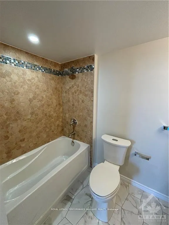 Photo 13 of Unit 1010, 2760 Carousel Crescent, Ottawa, Emerald Woods/Sawmill Creek — HOMEH