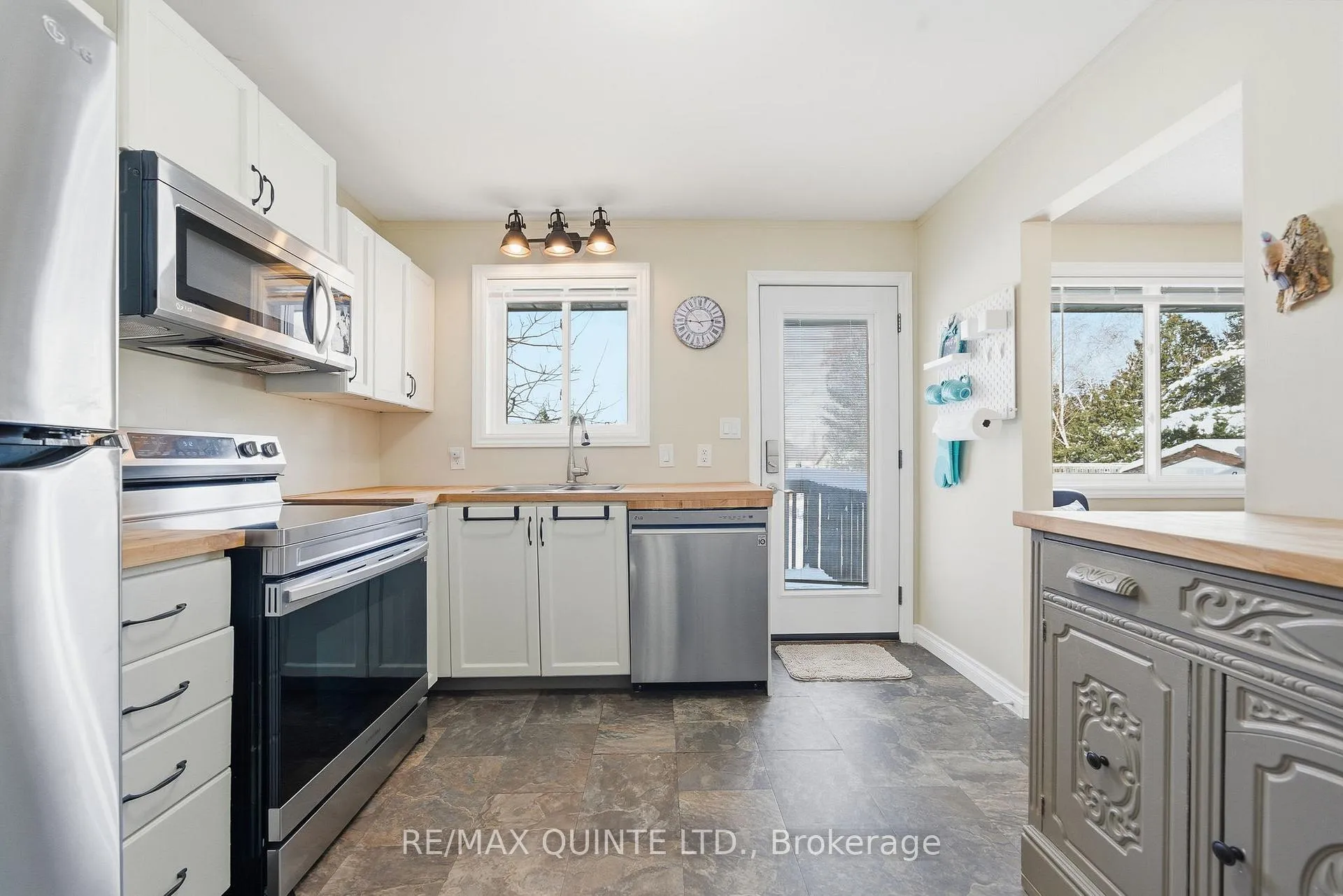 Photo 8 of 140 Edward Street, Stirling-Rawdon, Stirling Ward — HOMEH