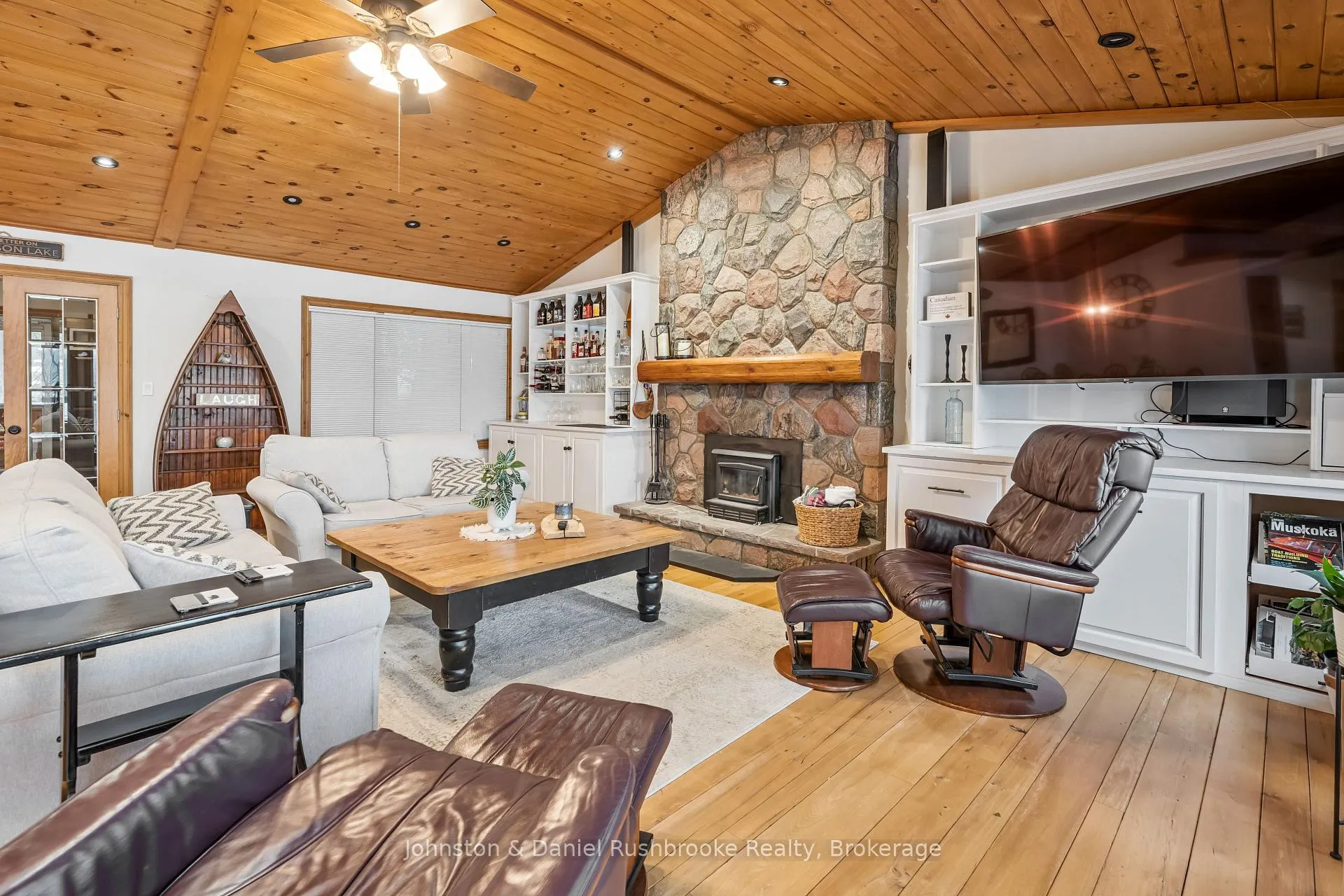Photo 4 of 1051 Evanswood Drive, Gravenhurst, Wood (Gravenhurst) — HOMEH