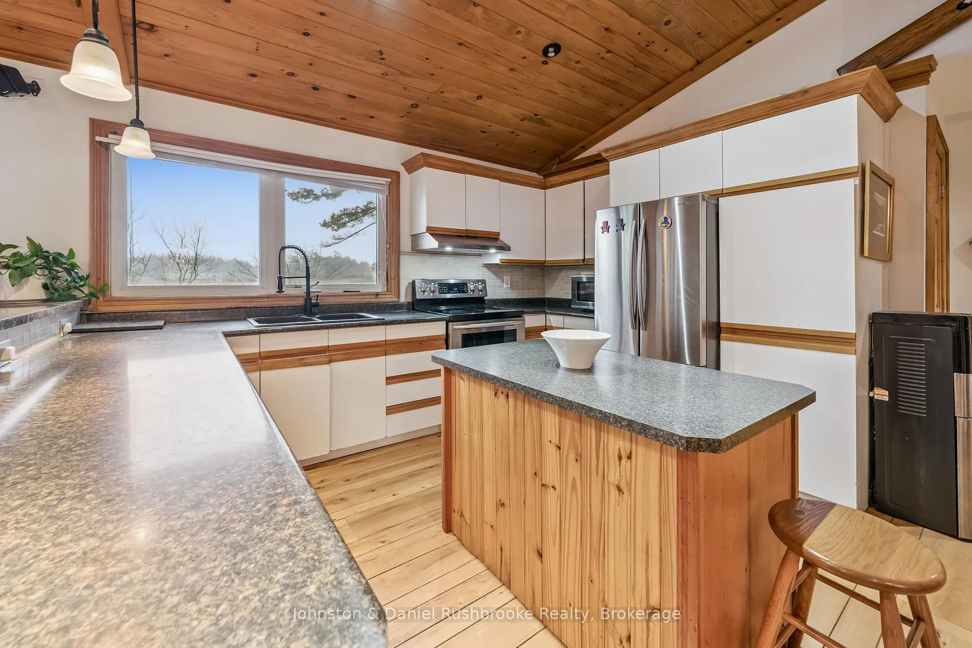 Photo 11 of 1051 Evanswood Drive, Gravenhurst, Wood (Gravenhurst) — HOMEH