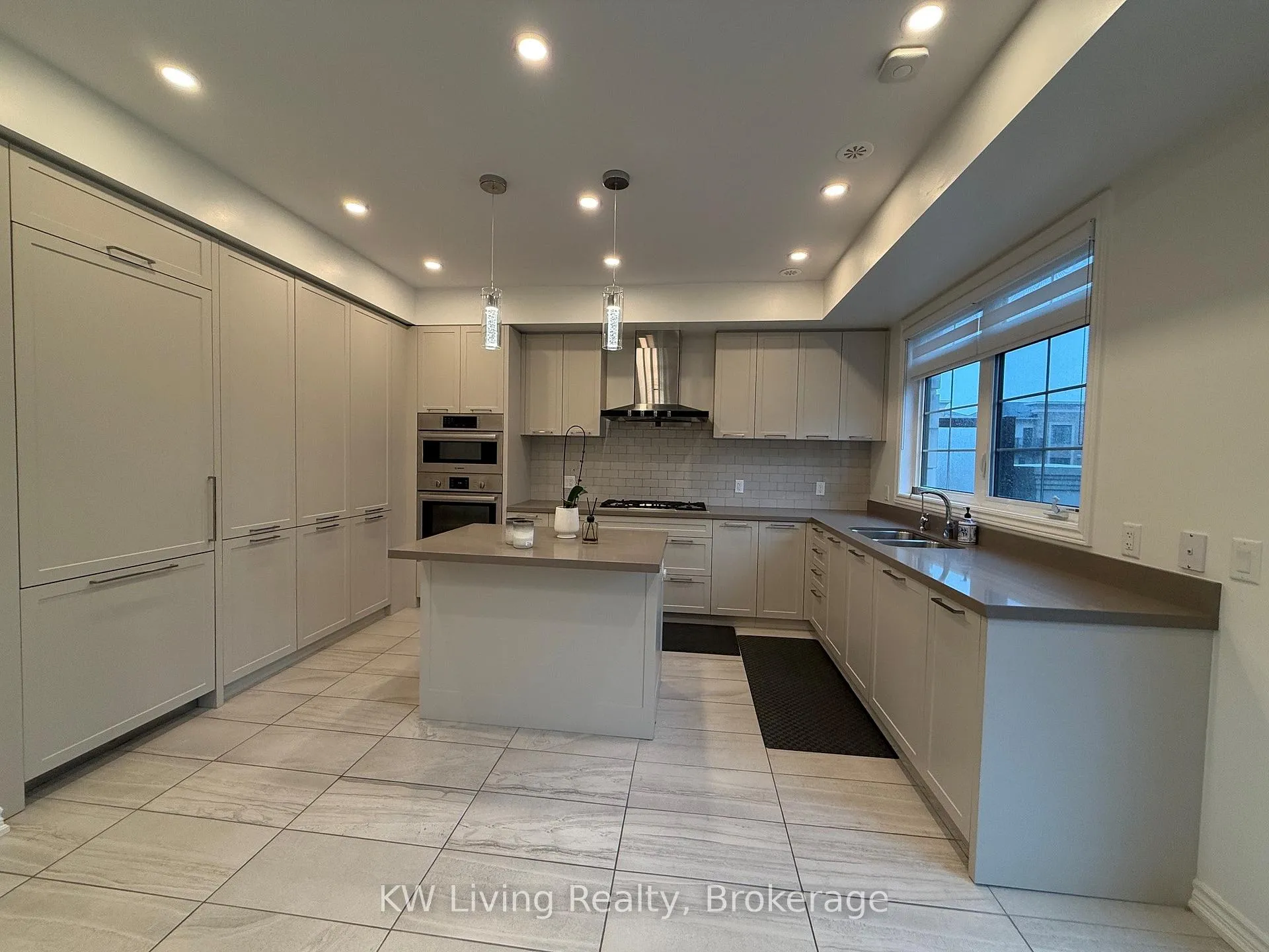 Photo 4 of 290 Buchanan Drive, Markham, Unionville — HOMEH