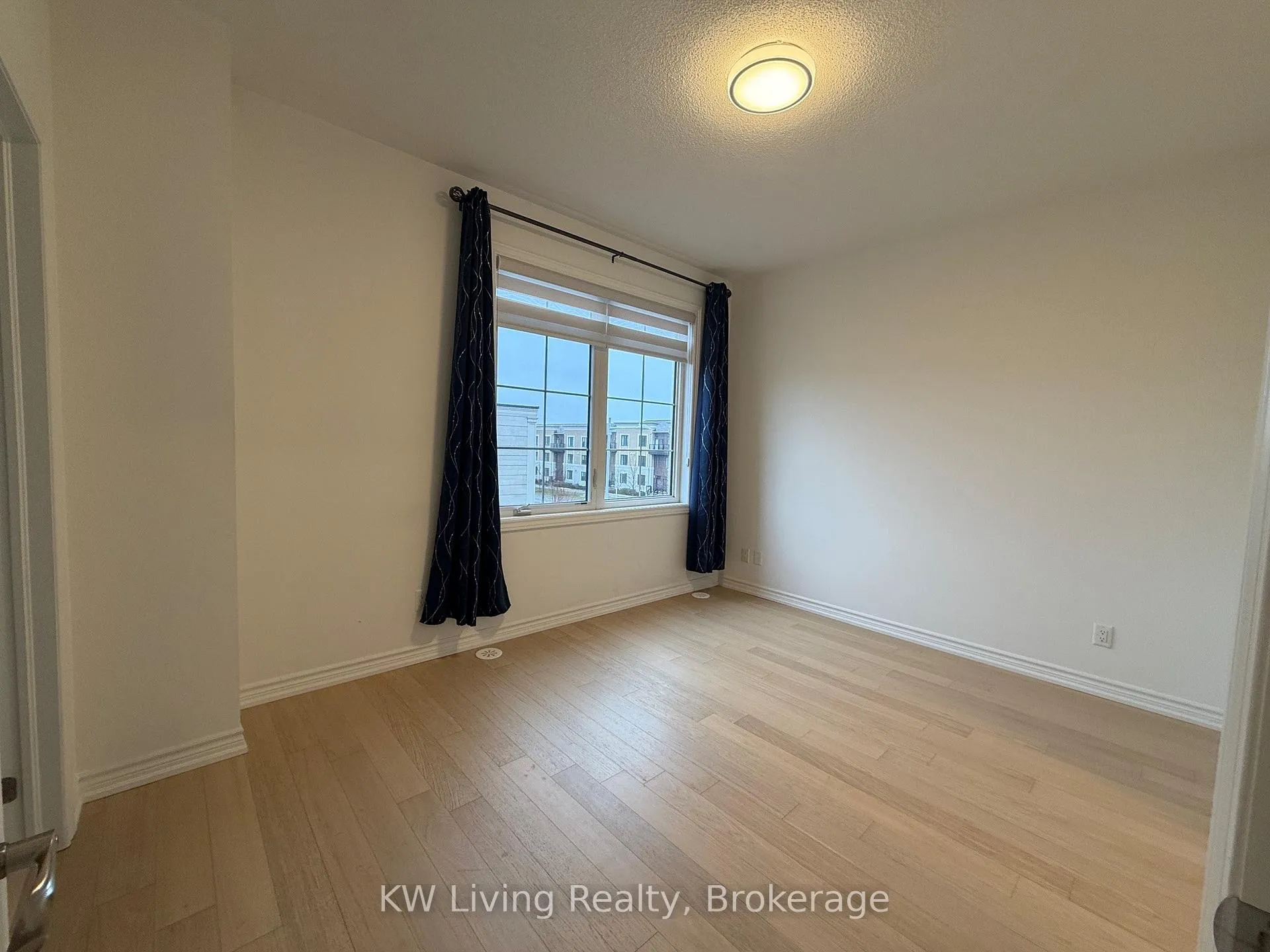 Photo 8 of 290 Buchanan Drive, Markham, Unionville — HOMEH