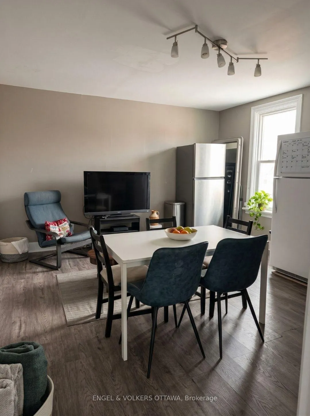 Photo 4 of Unit 2, 535 Mcleod Street, Ottawa, Ottawa Centre — HOMEH