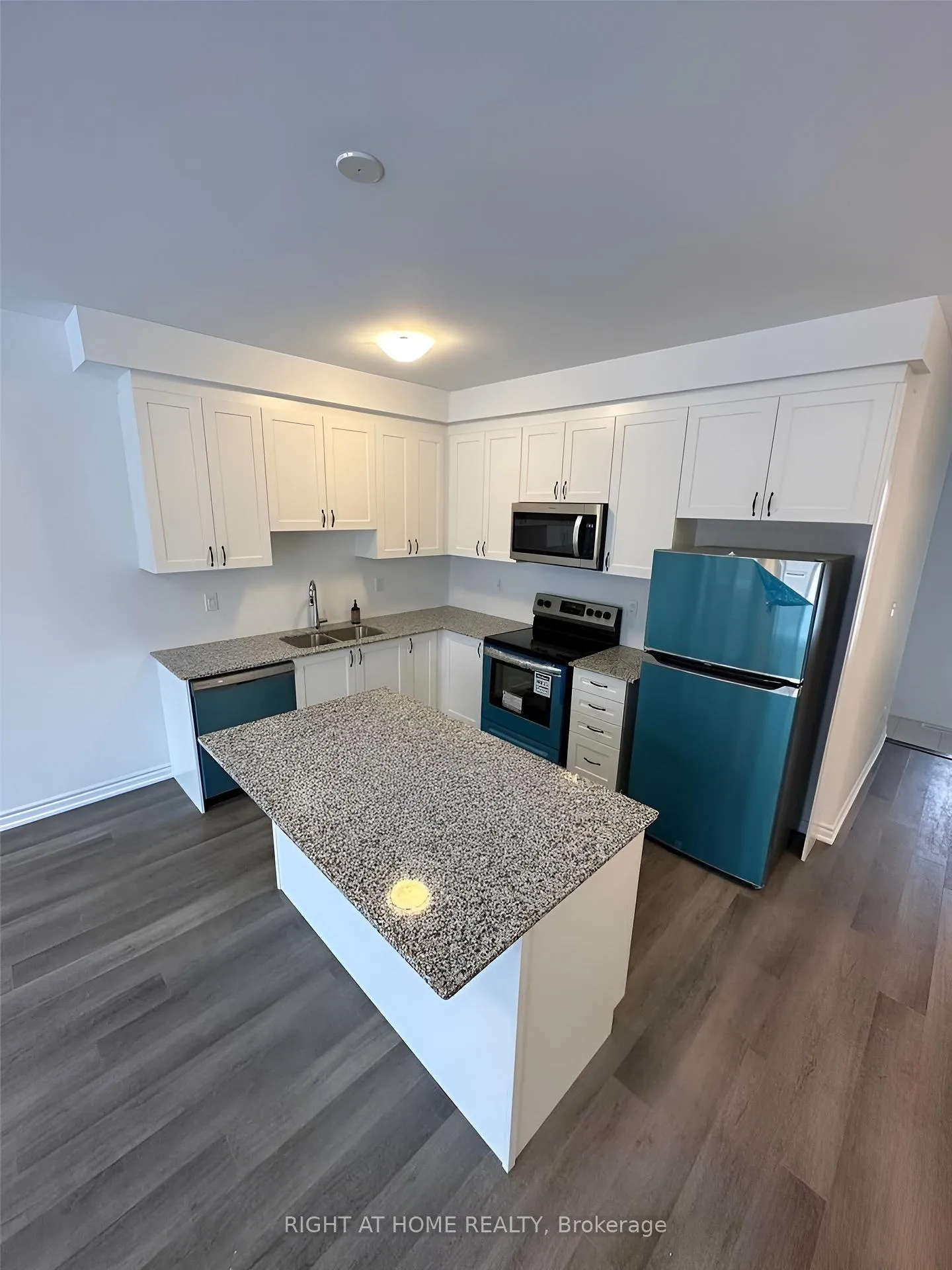 Photo 4 of 65 Forestwalk Street, Kitchener — HOMEH