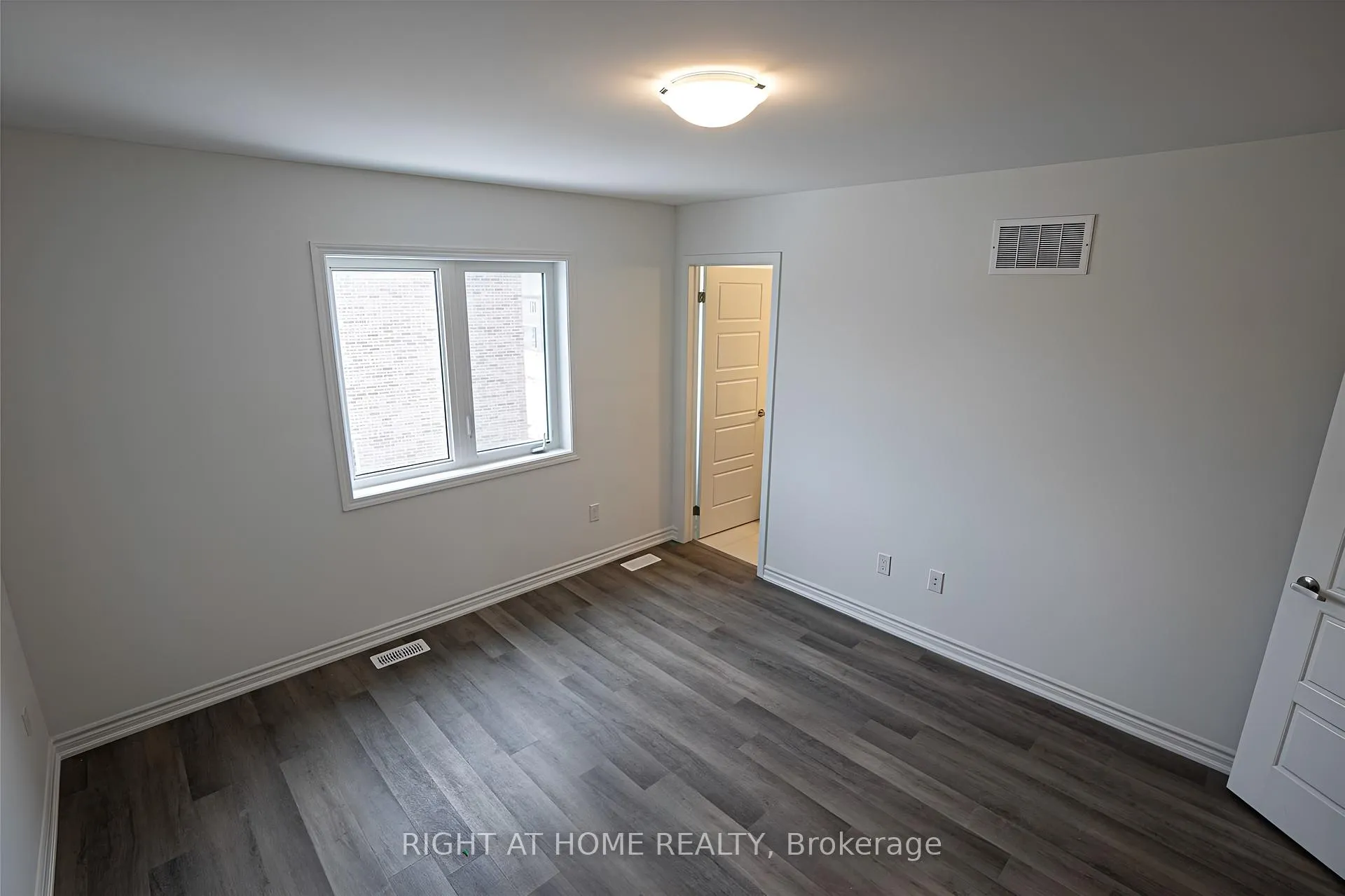 Photo 8 of 65 Forestwalk Street, Kitchener — HOMEH