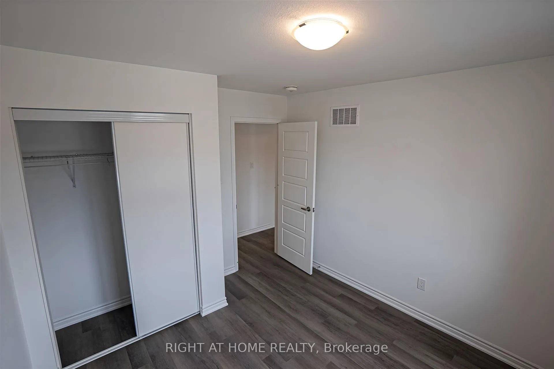 Photo 13 of 65 Forestwalk Street, Kitchener — HOMEH