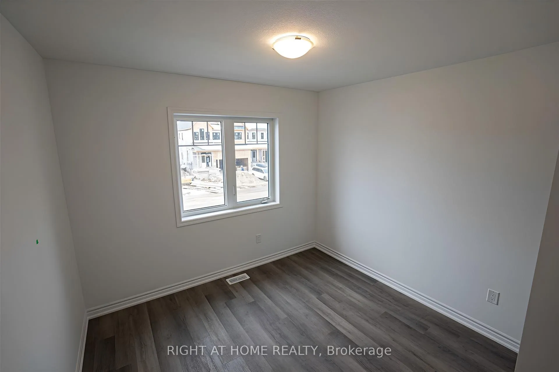Photo 15 of 65 Forestwalk Street, Kitchener — HOMEH