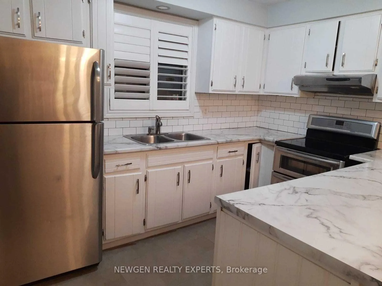 Photo 5 of 264 Laurentian Drive, Kitchener — HOMEH