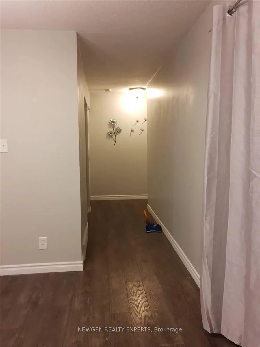 Photo 8 of 264 Laurentian Drive, Kitchener — HOMEH