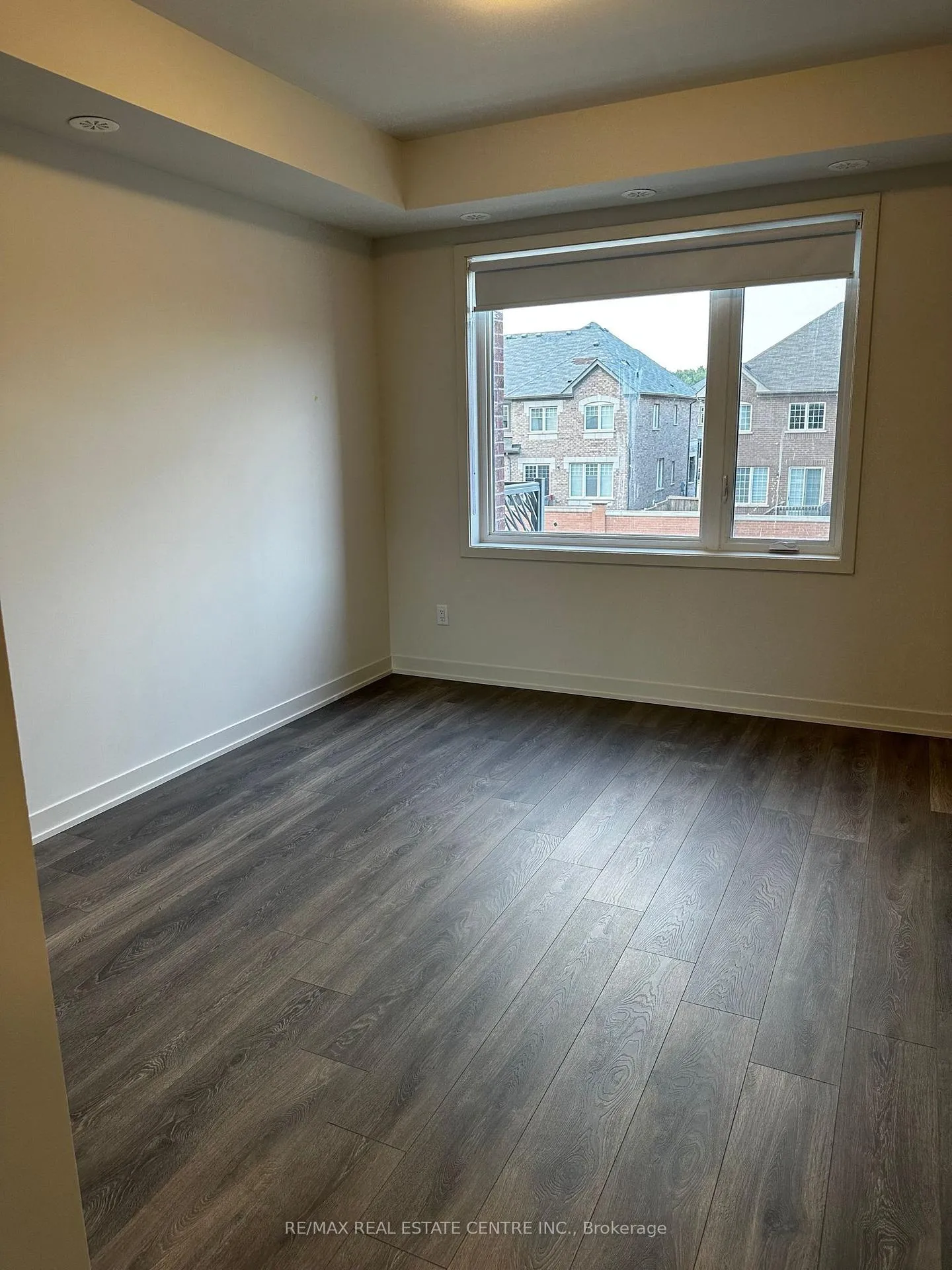 Photo 9 of Unit 204, 58 Sky Harbour Drive, Brampton, Bram West — HOMEH