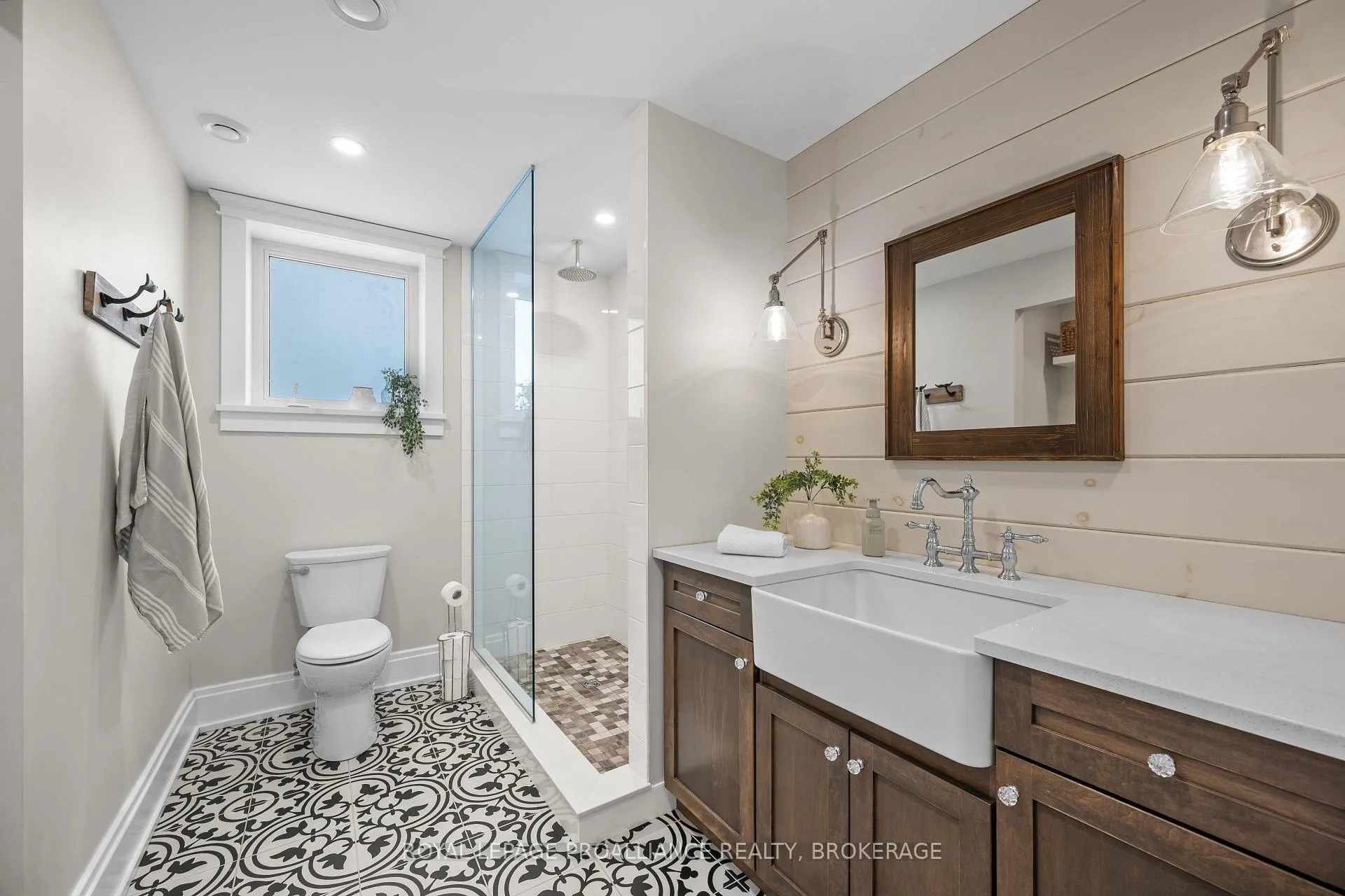 Photo 37 of 513 Deerview Drive, Kingston, Kingston East (incl CFB Kingston) — HOMEH