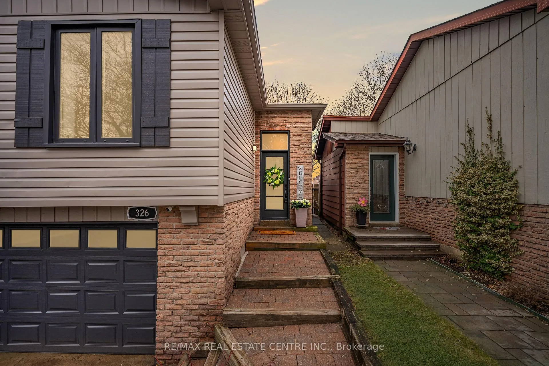 Photo 3 of 326 Whitehead Crescent, Caledon, Bolton North — HOMEH