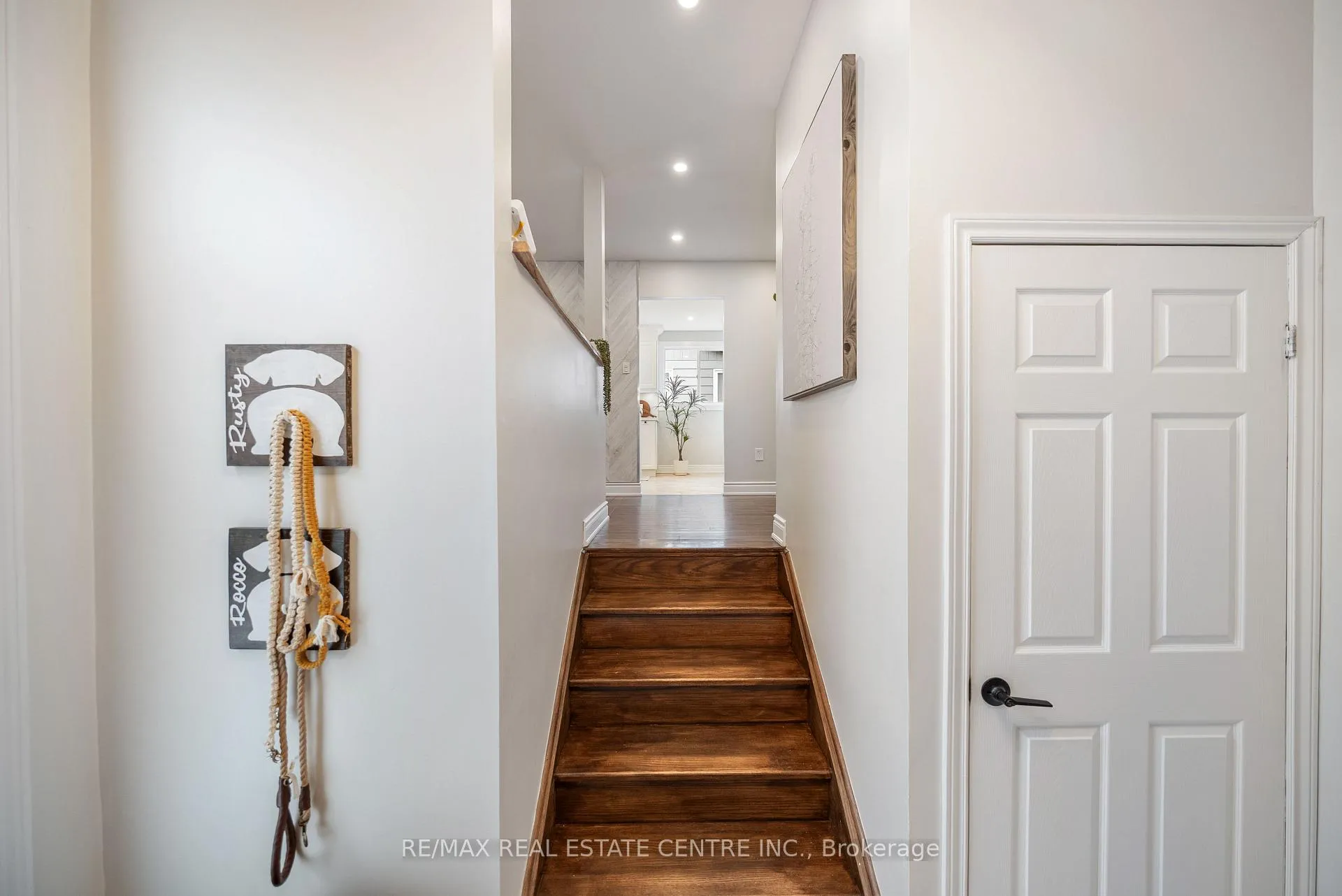 Photo 6 of 326 Whitehead Crescent, Caledon, Bolton North — HOMEH