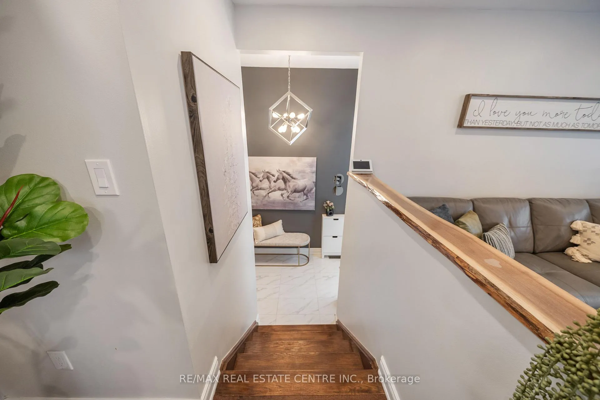 Photo 7 of 326 Whitehead Crescent, Caledon, Bolton North — HOMEH