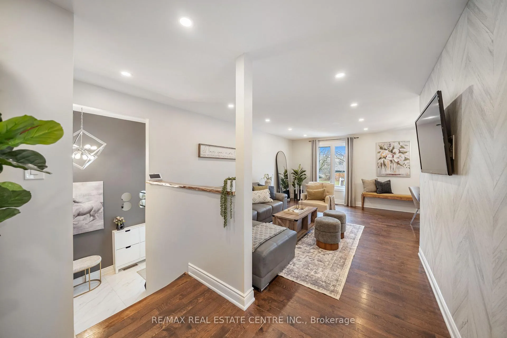 Photo 9 of 326 Whitehead Crescent, Caledon, Bolton North — HOMEH