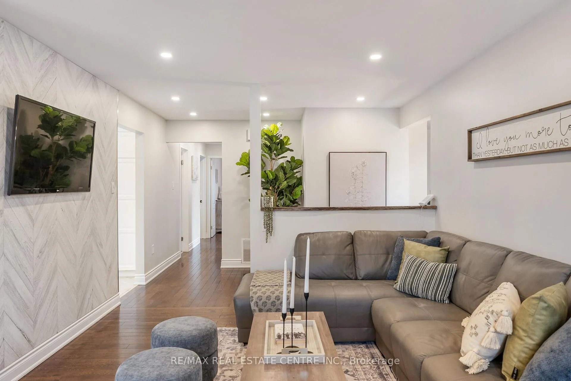 Photo 13 of 326 Whitehead Crescent, Caledon, Bolton North — HOMEH