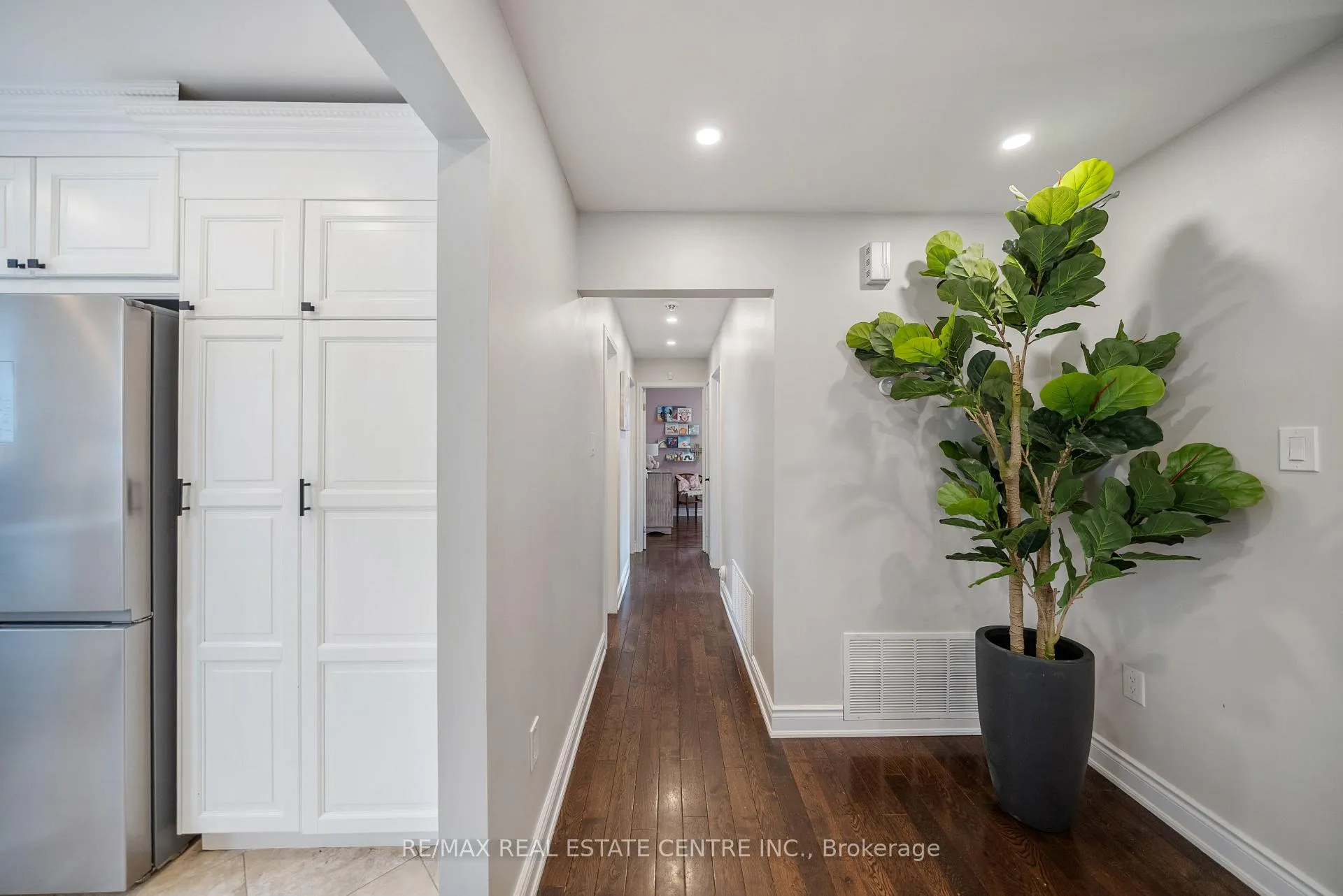 Photo 23 of 326 Whitehead Crescent, Caledon, Bolton North — HOMEH