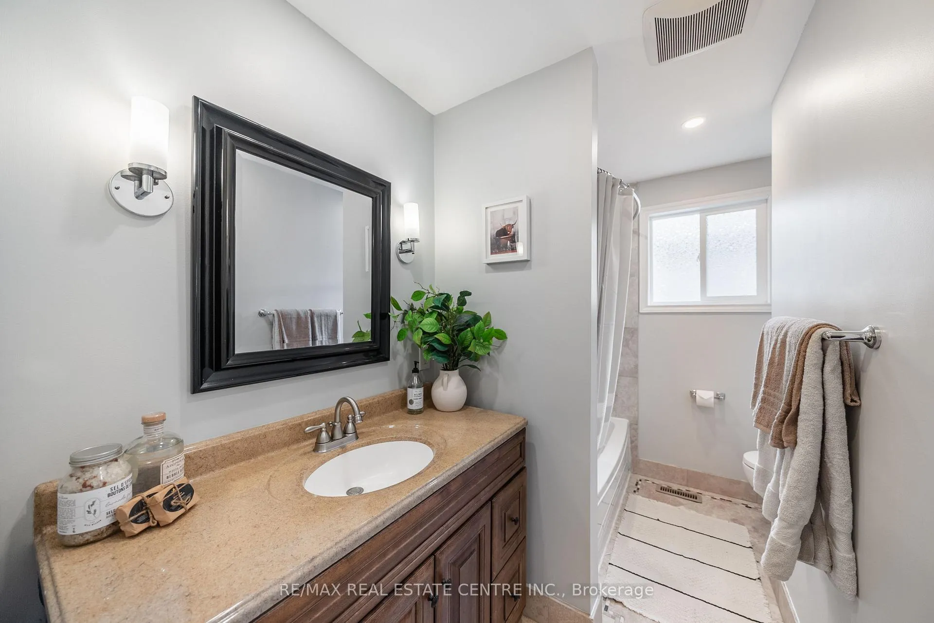 Photo 30 of 326 Whitehead Crescent, Caledon, Bolton North — HOMEH