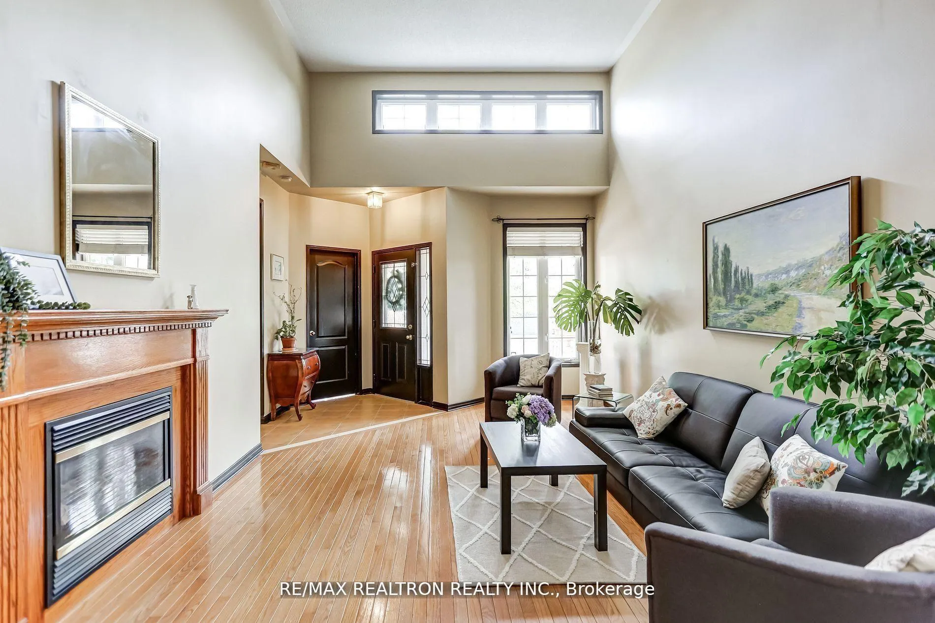 Photo 5 of 61 Manorwood Drive, Markham, Berczy — HOMEH