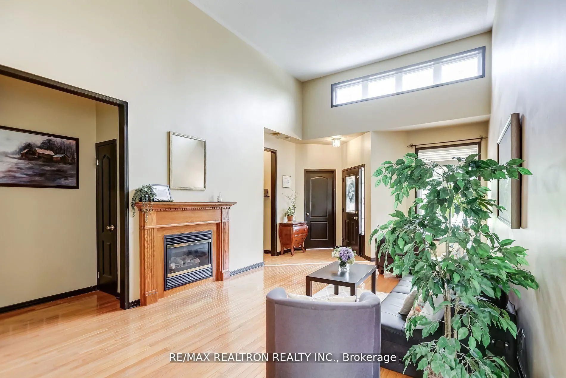 Photo 6 of 61 Manorwood Drive, Markham, Berczy — HOMEH
