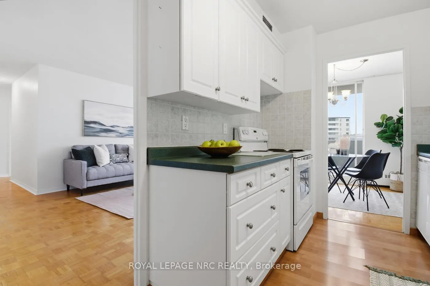 Photo 3 of Unit 708, 15 Towering Heights Boulevard N, St. Catharines, Glendale/Glenridge — HOMEH