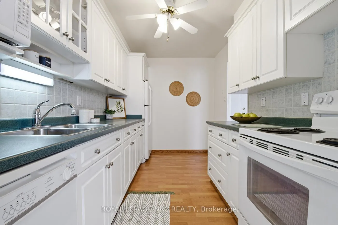 Photo 4 of Unit 708, 15 Towering Heights Boulevard N, St. Catharines, Glendale/Glenridge — HOMEH