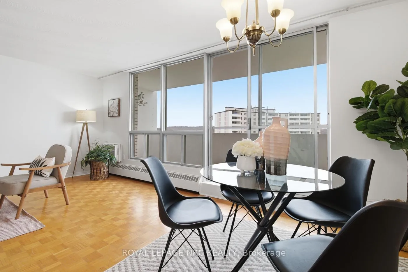 Photo 5 of Unit 708, 15 Towering Heights Boulevard N, St. Catharines, Glendale/Glenridge — HOMEH