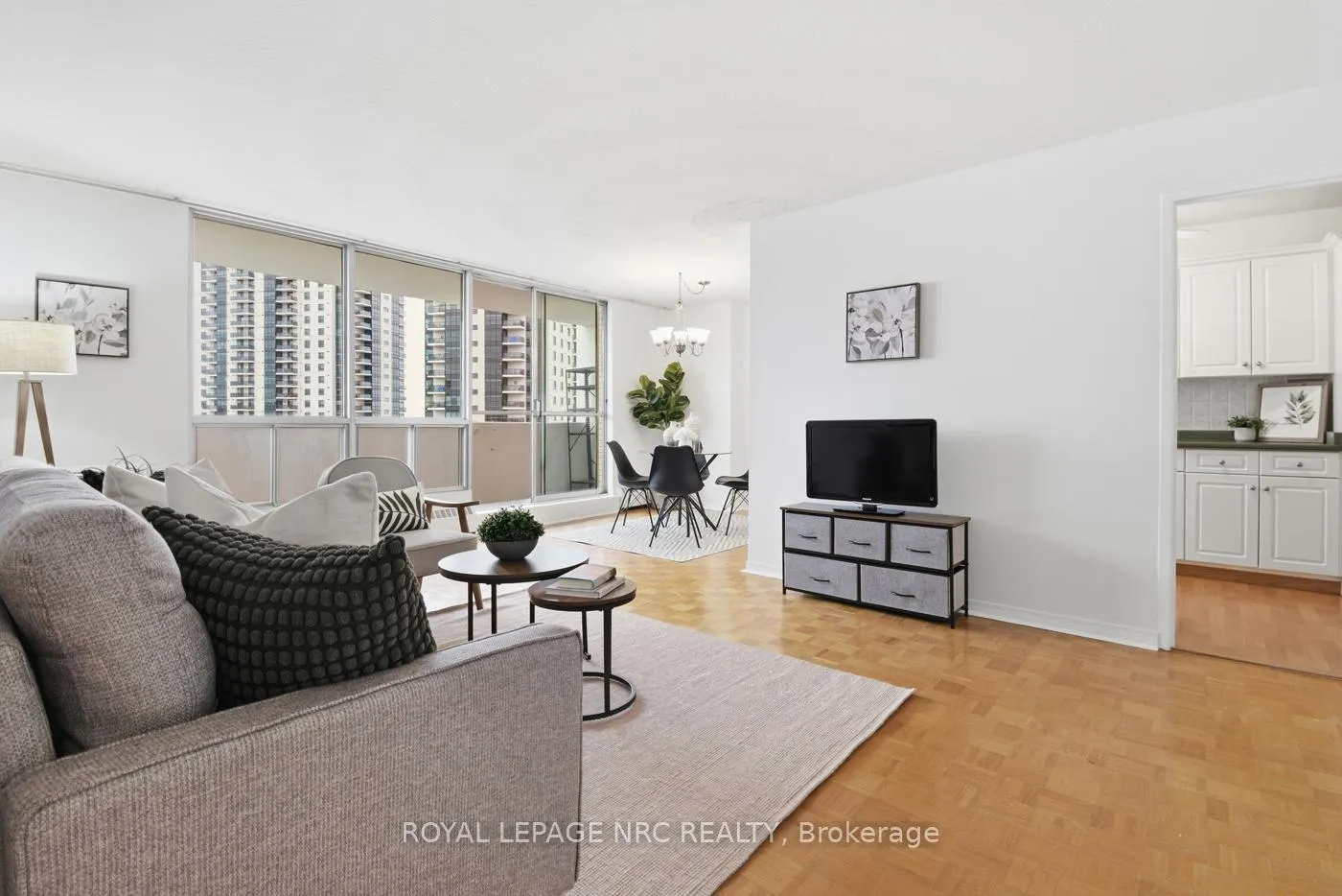 Photo 11 of Unit 708, 15 Towering Heights Boulevard N, St. Catharines, Glendale/Glenridge — HOMEH