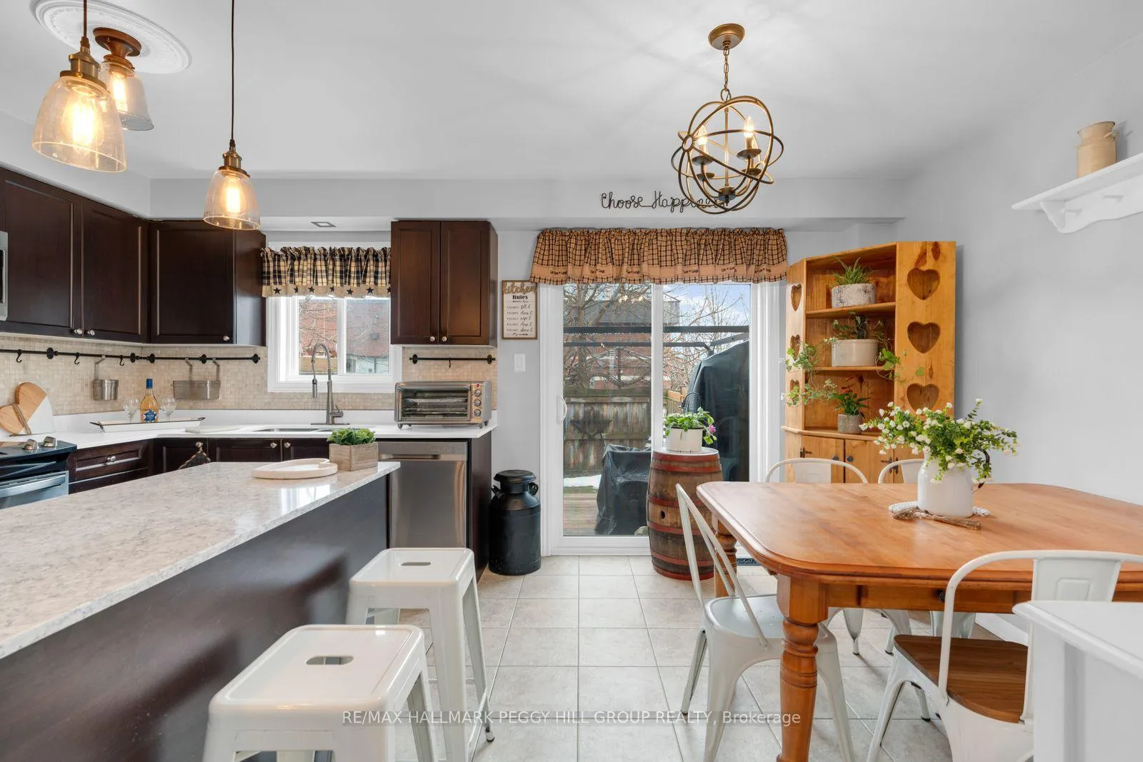 Photo 4 of 96 Majesty Boulevard, Barrie, Innis-Shore — HOMEH