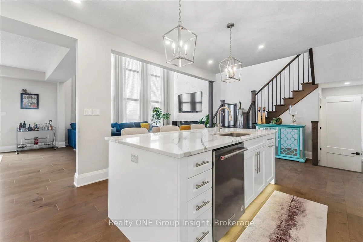 Photo 7 of 570 Bridgemill Crescent, Kitchener, Grand River South — HOMEH