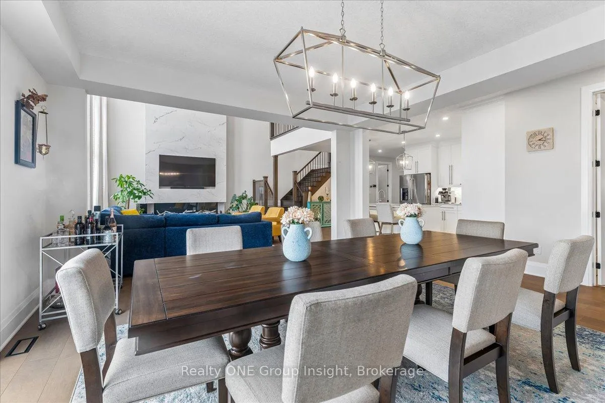 Photo 14 of 570 Bridgemill Crescent, Kitchener, Grand River South — HOMEH