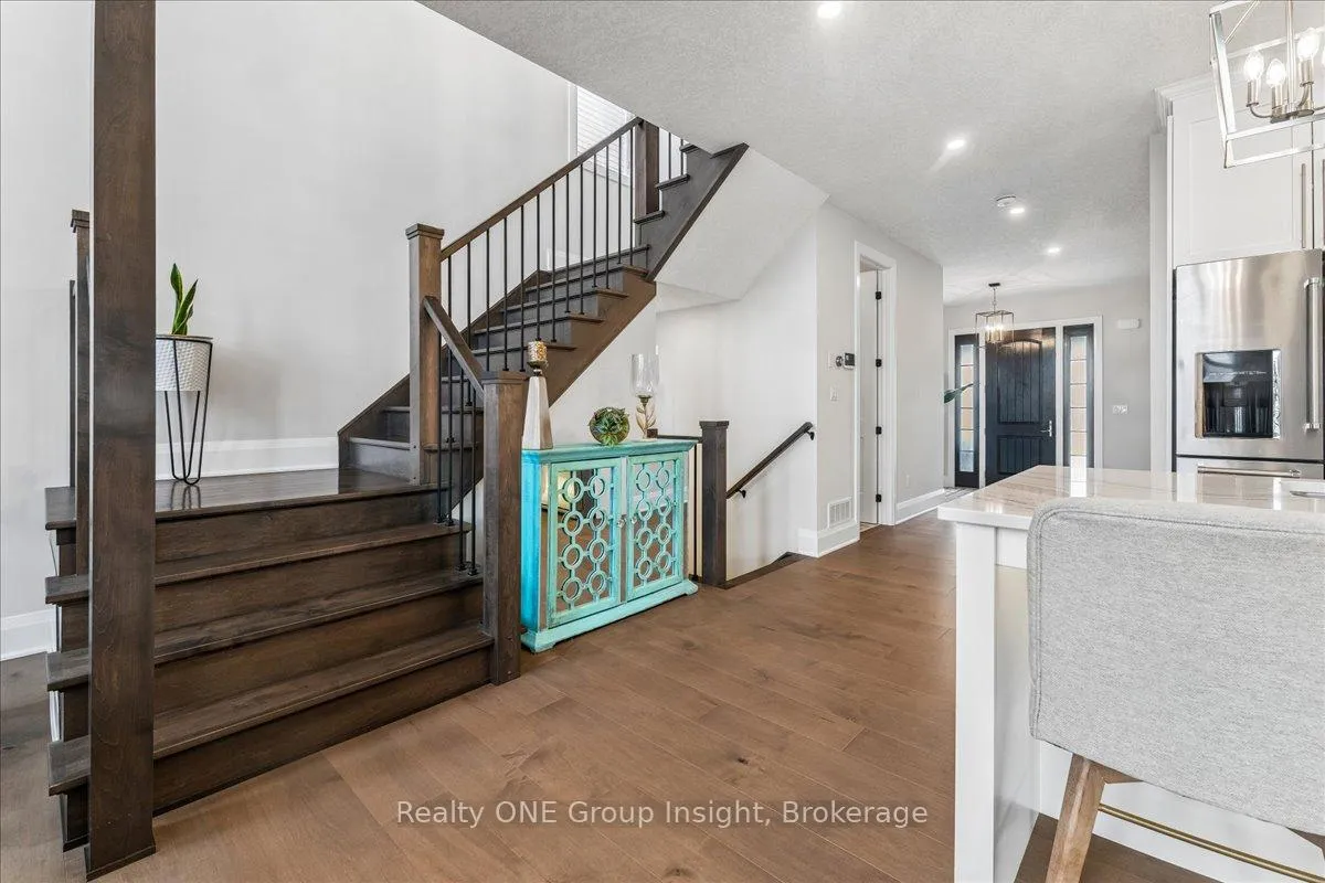 Photo 16 of 570 Bridgemill Crescent, Kitchener, Grand River South — HOMEH