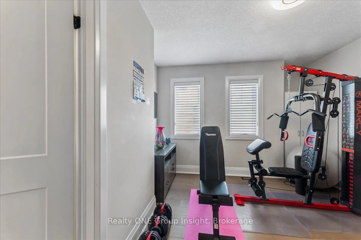 Photo 29 of 570 Bridgemill Crescent, Kitchener, Grand River South — HOMEH